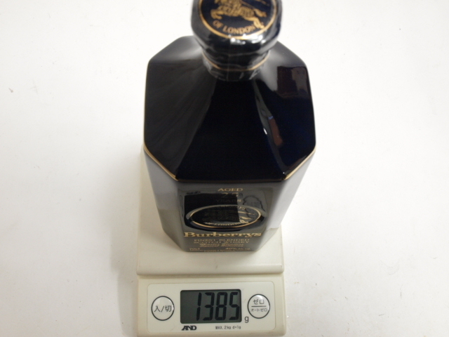 ★★Burberry.s バーバリー 25年 スコッチウイスキー 青陶器 700ml★AKA60035 バーバリー 25年 - 12年スコッチウイスキー Burberry.s(バーバリー) ス