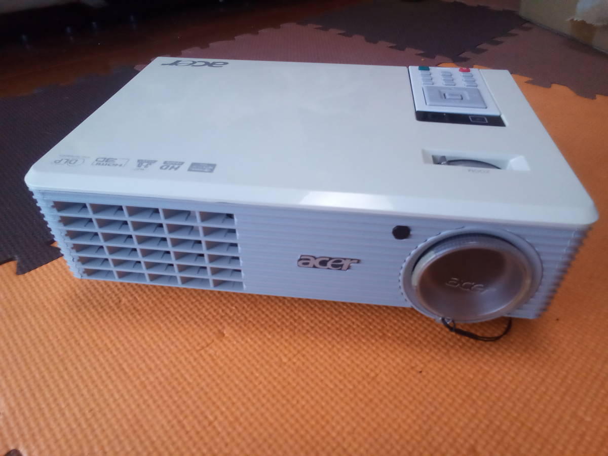泉 izumi ケース一体型 マグネットスクリーン WOL-FXRV 72インチ 現行