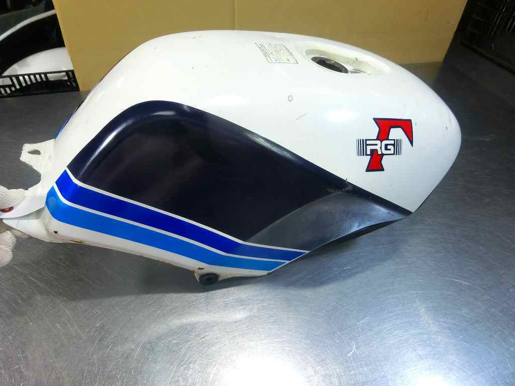 RG250ガンマ ガソリンタンク☆GJ21A、RG250γ - バイクの系譜 RG250Γ