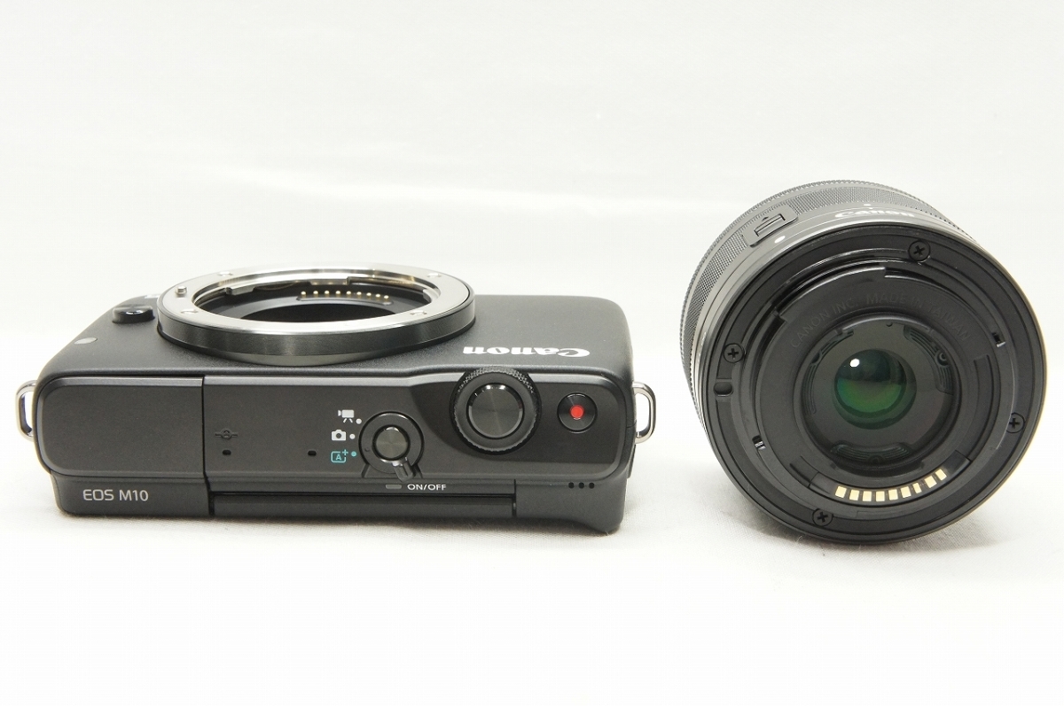 アルプスカメラ】美品 Canon キヤノン EOS M10 ボディ + EF-M 15-45mm 