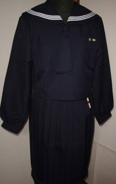 北海道札幌山の手高校冬セーラー服 制服 校章バッチ付 その他 売買されたオークション情報 Yahooの商品情報をアーカイブ公開 オークファン Aucfan Com