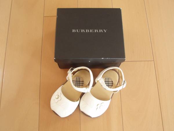 バーバリー 13センチ サンダル 13cm 売買されたオークション情報 Yahooの商品情報をアーカイブ公開 オークファン Aucfan Com