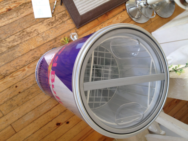 超 レッドブル缶型冷蔵庫 ガレージ お部屋に 100リットル 売買されたオークション情報 Yahooの商品情報をアーカイブ公開 オークファン Aucfan Com