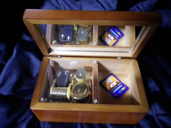 エルフェンリート Elfen Lied オルゴール 香港製 Lilium その他 売買されたオークション情報 Yahooの商品情報をアーカイブ公開 オークファン Aucfan Com