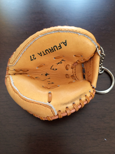 ヤクルト 古田敦也 キャッチャー ミット型 キーホルダー その他 売買されたオークション情報 Yahooの商品情報をアーカイブ公開 オークファン Aucfan Com