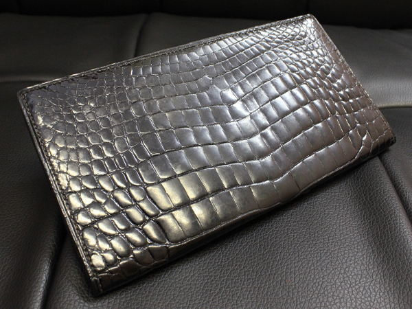 モラビト総ワニ革シャイニーブラッククロコレザーメンズ長財布黒 二つ折り財布 小銭入れなし 売買されたオークション情報 Yahooの商品情報をアーカイブ公開 オークファン Aucfan Com