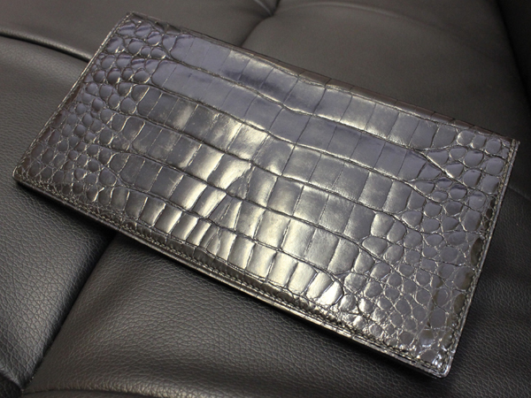 モラビト総ワニ革シャイニーブラッククロコレザーメンズ長財布黒 二つ折り財布 小銭入れなし 売買されたオークション情報 Yahooの商品情報をアーカイブ公開 オークファン Aucfan Com
