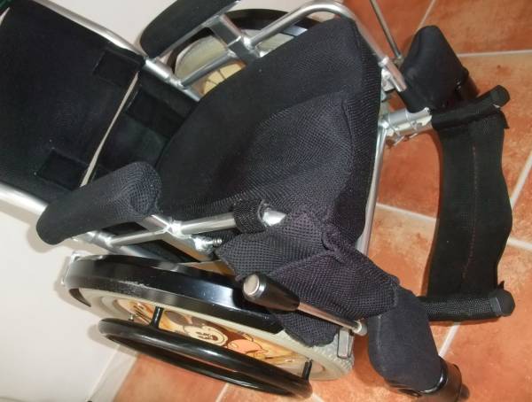 日進 子供用 車椅子 自走式 ミッキーマウス柄スポークカバー付 自走用 売買されたオークション情報 Yahooの商品情報をアーカイブ公開 オークファン Aucfan Com