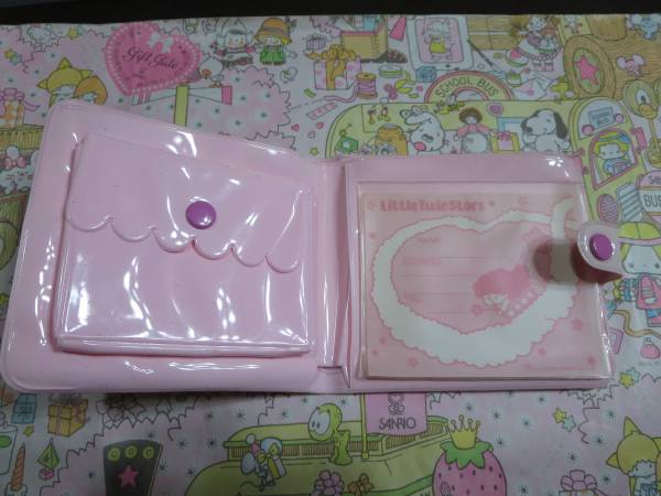 昭和サンリオ ７６年 キキララ ビニール財布 当時物 その他 売買されたオークション情報 Yahooの商品情報をアーカイブ公開 オークファン Aucfan Com
