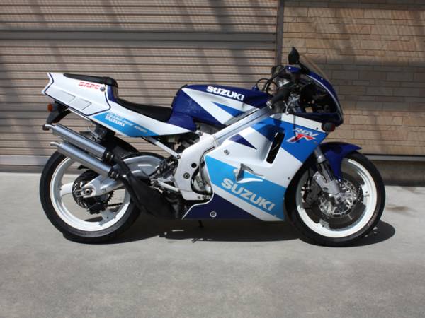 Rgv250ガンマ Vj22a 90年代レーサーレプリカ キレイなバイク 126cc 250cc 売買されたオークション情報 Yahooの商品情報をアーカイブ公開 オークファン Aucfan Com