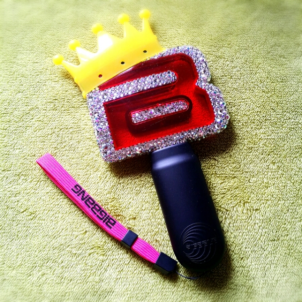 Bigbang 日本公式ペンライトver 2 スワロフスキー デコ Bigbang 売買されたオークション情報 Yahooの商品情報をアーカイブ公開 オークファン Aucfan Com
