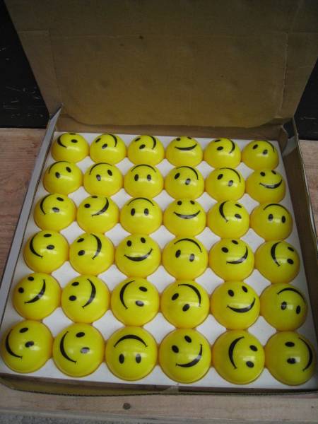 スマイル 輸入雑貨36個入ニコちゃんマーク海外おもちゃ 1 その他 売買されたオークション情報 Yahooの商品情報をアーカイブ公開 オークファン Aucfan Com