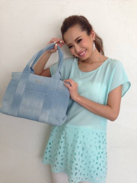 非売品 限定 リエンダデニムトートバッグ Riendaワンピースduras その他 売買されたオークション情報 Yahooの商品情報をアーカイブ公開 オークファン Aucfan Com