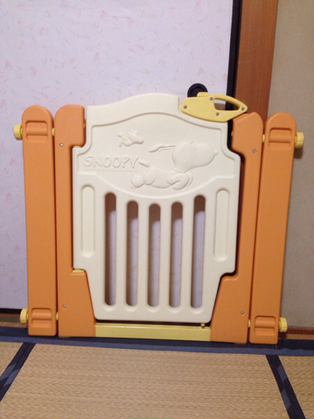 リッチェル スヌーピーベビーゲート ベビーフェンス 売買されたオークション情報 Yahooの商品情報をアーカイブ公開 オークファン Aucfan Com