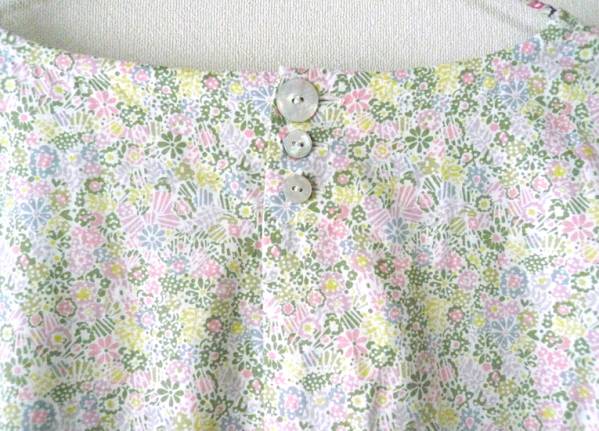 同様 Nimes Et Nimes ニーム ワンピース リバティ生地 ニーム 売買されたオークション情報 Yahooの商品情報をアーカイブ公開 オークファン Aucfan Com