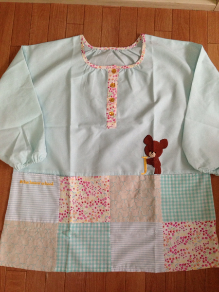 くまのがっこう パッチ スモック エプロン 保育士 エプロン 売買されたオークション情報 Yahooの商品情報をアーカイブ公開 オークファン Aucfan Com