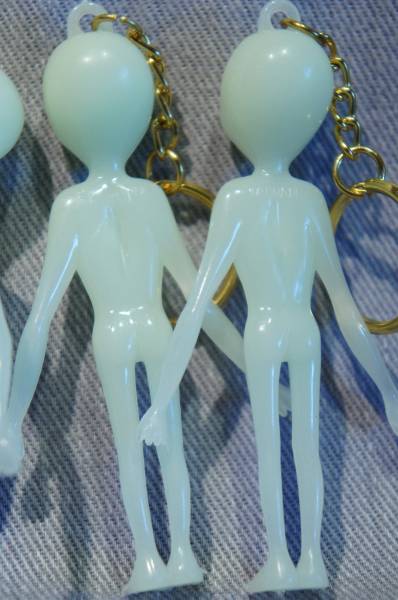 80年代 宇宙人 キーホルダー 昭和 駄菓子屋 玩具 グレイ型 その他 売買されたオークション情報 Yahooの商品情報をアーカイブ公開 オークファン Aucfan Com