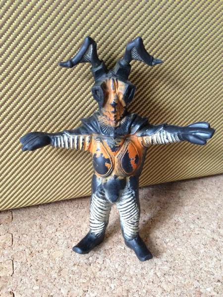 レア バンダイ ウルトラ怪獣 ゴム人形 ソフビサイズ ゼットン ゼットン 売買されたオークション情報 Yahooの商品情報をアーカイブ公開 オークファン Aucfan Com