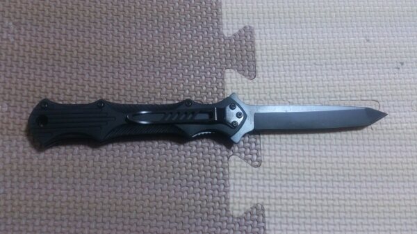 United スティレット セミオート アシスト ハンティングナイフ 狩猟刀 売買されたオークション情報 Yahooの商品情報をアーカイブ公開 オークファン Aucfan Com