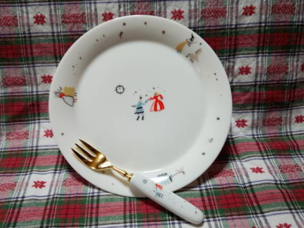 フェリシモ 食器 ケーキ皿 フォーク付き 童話 シンデレラ 洋食器 売買されたオークション情報 Yahooの商品情報をアーカイブ公開 オークファン Aucfan Com