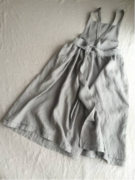 Nestrネストローブ 13製 リネンエプロンワンピース グレー ワンピース 売買されたオークション情報 Yahooの商品情報をアーカイブ公開 オークファン Aucfan Com