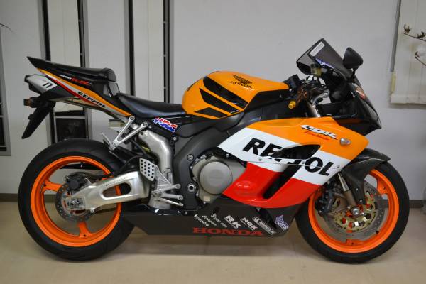 車検１年付 Cbr1000rr Sc57 レプソル仕様 Cb1300sfvfrvfより 751cc以上 売買されたオークション情報 Yahooの商品情報をアーカイブ公開 オークファン Aucfan Com