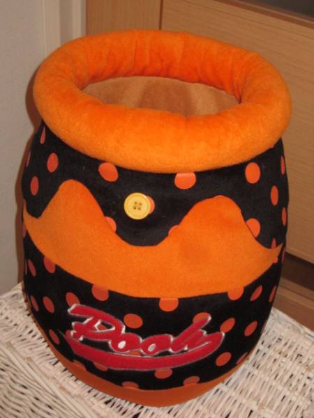 くまのプーさん 蜂蜜 壺 Box 物入れ ぬいぐるみ ディズニー くまのプーさん 売買されたオークション情報 Yahooの商品情報をアーカイブ公開 オークファン Aucfan Com