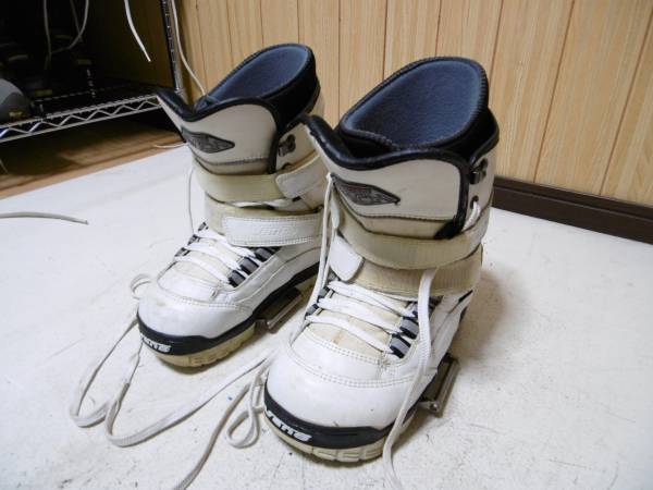 135 Vans スノーボードブーツ ステップイン Us8 25 0cm 売買されたオークション情報 Yahooの商品情報をアーカイブ公開 オークファン Aucfan Com