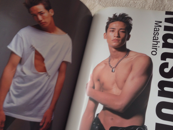 Tokio ファースト写真集 Initial 松岡昌宏 長瀬智也 トキオ その他 売買されたオークション情報 Yahooの商品情報をアーカイブ公開 オークファン Aucfan Com