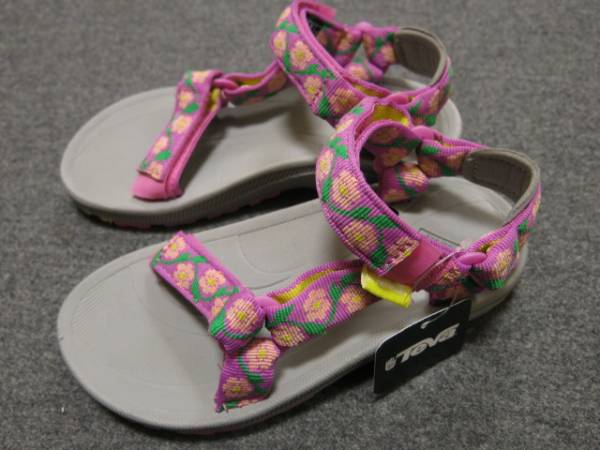 テバ キッズ ハリケーン2 サンダル Teva Kids 21 Keen 21cm 売買されたオークション情報 Yahooの商品情報をアーカイブ公開 オークファン Aucfan Com