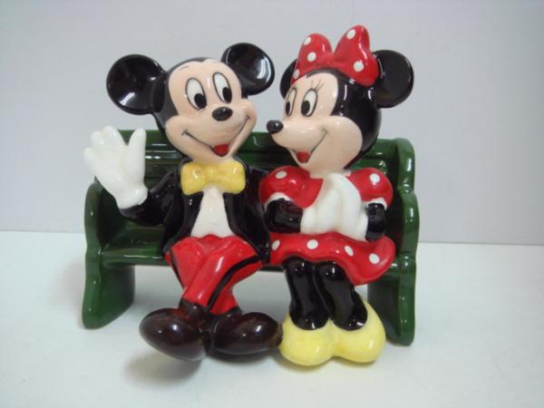 056 ディズニー ミッキー ミニー ベンチ 陶器 置物 その他 売買されたオークション情報 Yahooの商品情報をアーカイブ公開 オークファン Aucfan Com
