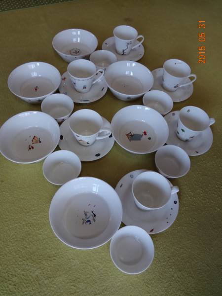 フェリシモ 童話食器 6種類 3点セット その他 売買されたオークション情報 Yahooの商品情報をアーカイブ公開 オークファン Aucfan Com