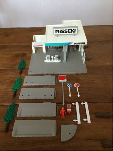 旧 トミー ロゴ トミカ トミカタウン ガソリンスタンド 日本石油 トミカタウン トミカワールド 売買されたオークション情報 Yahooの商品情報をアーカイブ公開 オークファン Aucfan Com