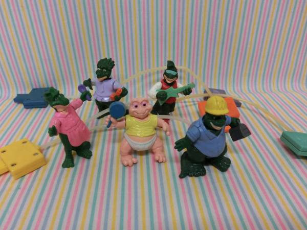 ディズニー 海外ドラマ 恐竜家族 ミールトイ フィギュア人形 5種 キャラクタードール 売買されたオークション情報 Yahooの商品情報をアーカイブ公開 オークファン Aucfan Com
