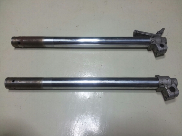 Crm250 Rr Ar フロントフォークインナーチューブ 再メッキ用に フロント 売買されたオークション情報 Yahooの商品情報をアーカイブ公開 オークファン Aucfan Com