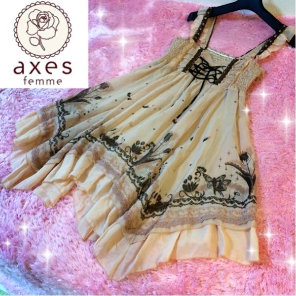 Axes Femmeアクシーズファム メルヘンプリンセス柄ワンピース ワンピース 売買されたオークション情報 Yahooの商品情報をアーカイブ公開 オークファン Aucfan Com