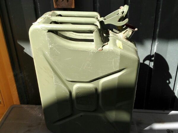 三菱ジープ ジェリ缶 ジムニー Nato軍 軍用車両 リア 売買されたオークション情報 Yahooの商品情報をアーカイブ公開 オークファン Aucfan Com