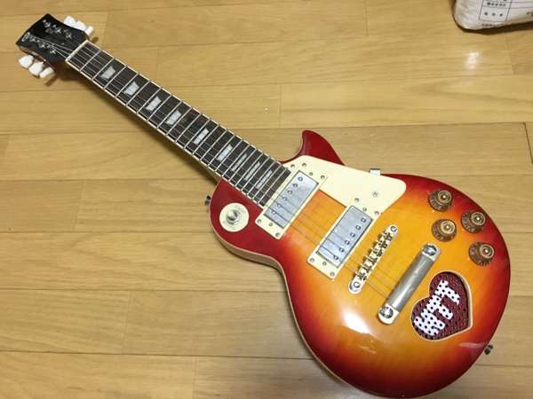 けいおん 平沢唯 歪みも出せるアンプ内蔵ミニギター 平沢唯 売買されたオークション情報 Yahooの商品情報をアーカイブ公開 オークファン Aucfan Com