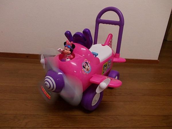 ミニー飛行機型の足こぎ 手押し車 手押し車 カタカタ 売買されたオークション情報 Yahooの商品情報をアーカイブ公開 オークファン Aucfan Com