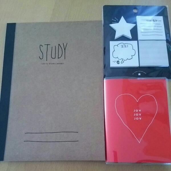 ダイソー フリュー コラボ ペンケース ノート ポーチ ペンケース 売買されたオークション情報 Yahooの商品情報をアーカイブ公開 オークファン Aucfan Com