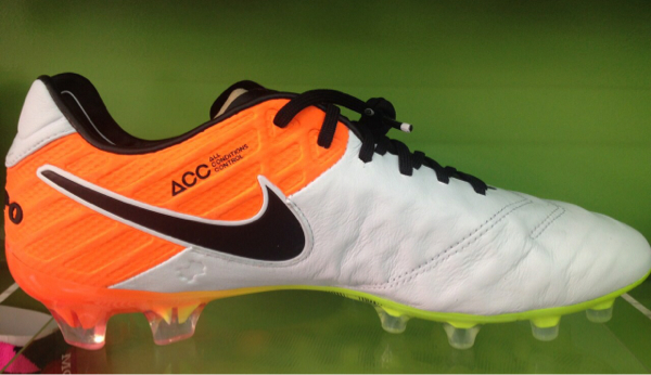 日本未発売 ティエンポレジェンド6 Fg ナイキnike 26 5 26 5cm 売買されたオークション情報 Yahooの商品情報をアーカイブ公開 オークファン Aucfan Com