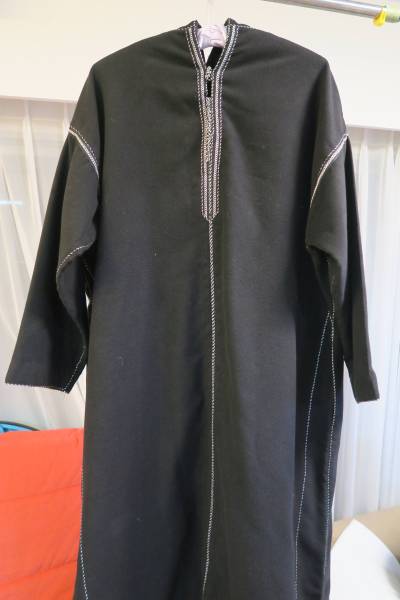 モロッコ 購入 ブラックの民族衣装ジュラバ とんがり帽子 Lサイズ 売買されたオークション情報 Yahooの商品情報をアーカイブ公開 オークファン Aucfan Com