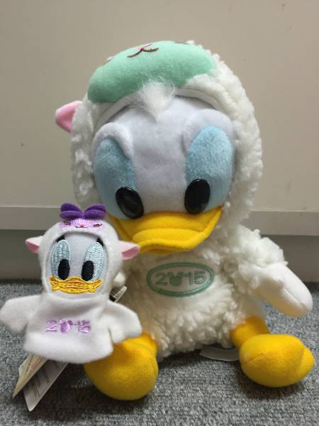 ドナルド 干支 ぬいぐるみ ひつじ 羊 未 ディズニー デイジー ドナルド ダック 売買されたオークション情報 Yahooの商品情報をアーカイブ公開 オークファン Aucfan Com