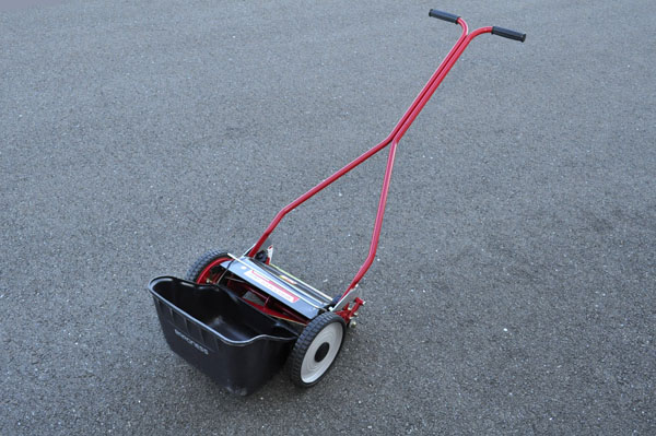 Acb1027 バロネス 芝刈り機 Lm4d ハンドモア 手動式 共栄社 赤 芝刈機 売買されたオークション情報 Yahooの商品情報をアーカイブ公開 オークファン Aucfan Com