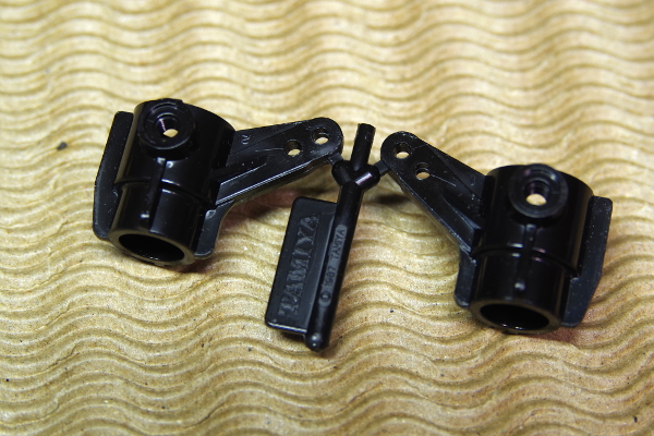 タミヤ 軽装甲機動車 マンタレイ他 Ta01系フロントアップライト ナックル 黒 その他 売買されたオークション情報 Yahooの商品情報をアーカイブ公開 オークファン Aucfan Com