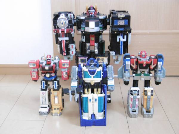 救急戦隊 ゴーゴーファイブ Dx 超合金 緊急合体 ビクトリーロボ グランドライナー ライナーボーイ ビクトリーマーズ セット まとめ 救急戦隊ゴーゴーファイブ 売買されたオークション情報 Yahooの商品情報をアーカイブ公開 オークファン Aucfan Com