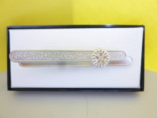 靖国神社 オリジナル ネクタイピン タイピン その他 売買されたオークション情報 Yahooの商品情報をアーカイブ公開 オークファン Aucfan Com