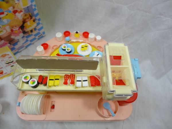 X4 リカちゃん くるくるおすしやさん おまけ人形付き タカラ ハウス 建物 売買されたオークション情報 Yahooの商品情報をアーカイブ公開 オークファン Aucfan Com