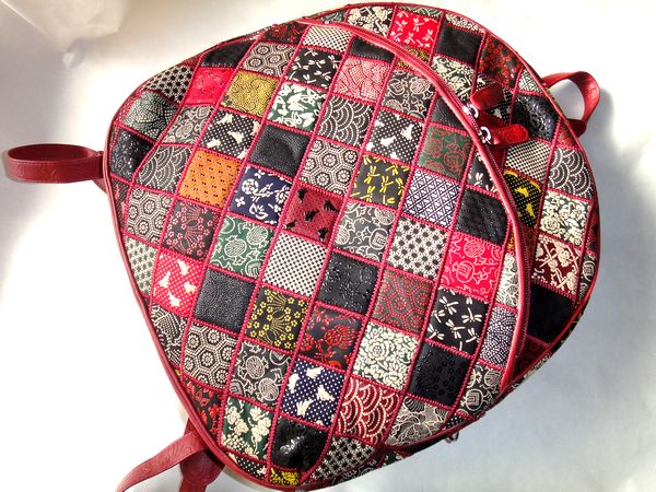 江戸三紅印傳 パッチワーク リュックサック 印伝 うさぎ 花 小槌 市松 蝶 トンボ 青海波 マルチ柄 リュックサック デイパック 売買されたオークション情報 Yahooの商品情報をアーカイブ公開 オークファン Aucfan Com