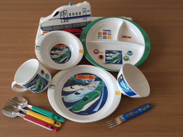 プラレールplarail食器 カトラリー お弁当箱など10点セットトミカtomika新幹線パトカー車はたらく機関車キッズプレート皿コップ離乳食 プレート 皿 売買されたオークション情報 Yahooの商品情報をアーカイブ公開 オークファン Aucfan Com